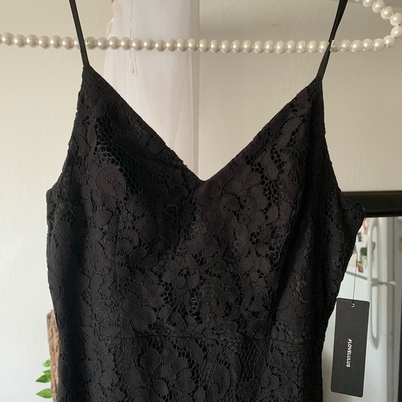 NWT Lulu’s Manning Lace Midi Dress - Picture 11 of 12
